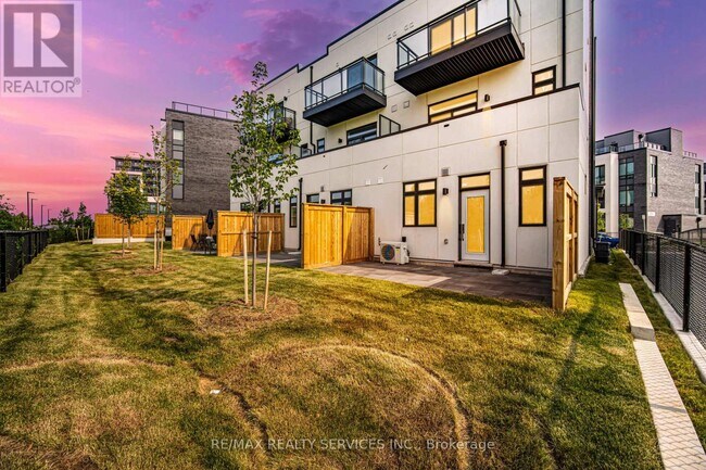 Building Photo - 3045 Trailside Dr