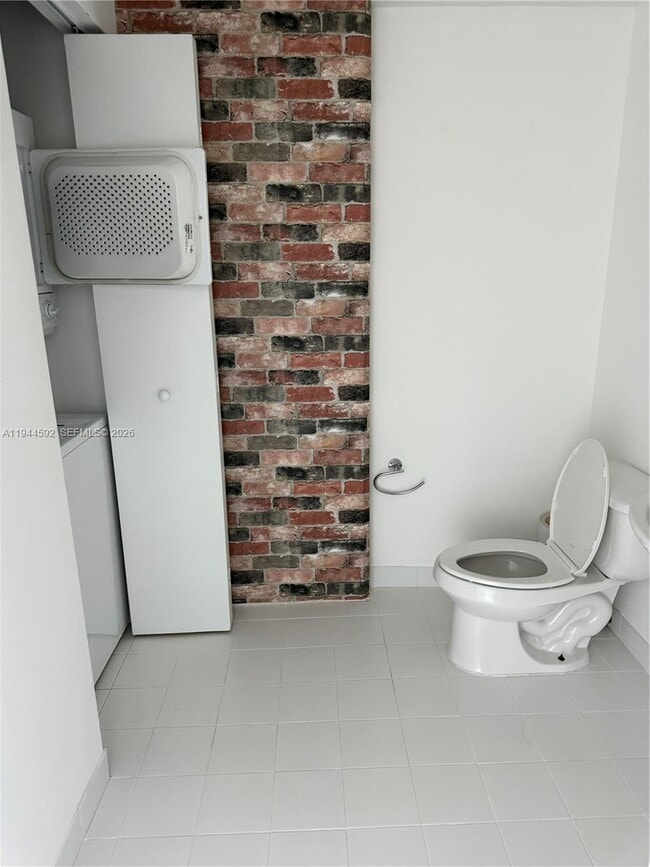 Building Photo - 690 SW 1st Ct