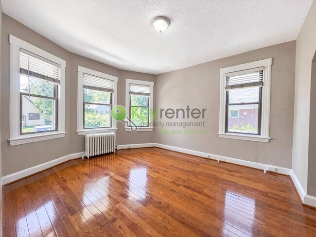Foto del edificio - 1232 Alicia Ave