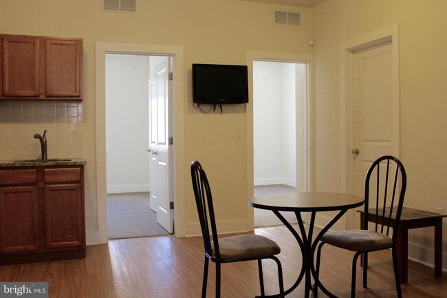 Foto del edificio - 1434 N Carlisle St