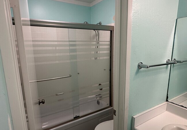 Baño principal - 250 Whitmore St