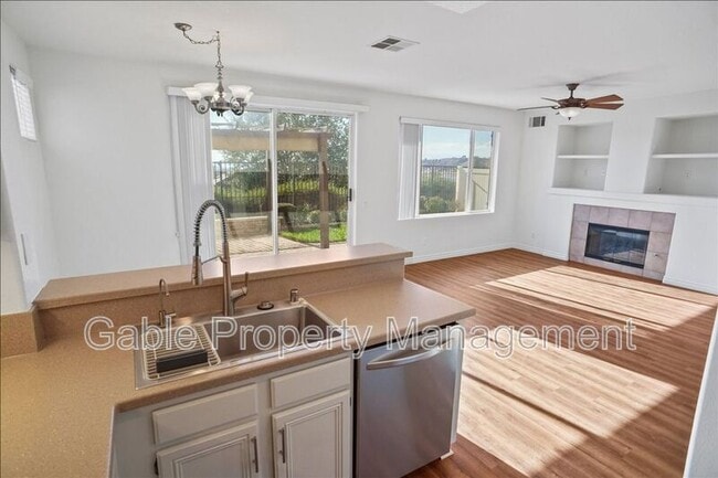 Foto del edificio - 27511 Midas Ln