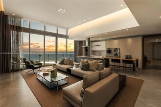 Building Photo - 15701 Collins Ave