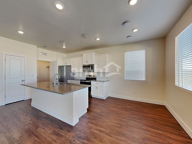 Building Photo - 4101 Keklik Ave