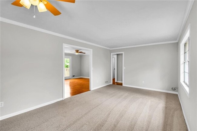 Foto del edificio - 331 Smyrna Powder Springs Rd SE
