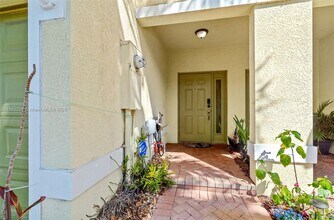 Building Photo - 2429 NW 31st Ct