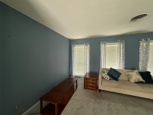 Foto del edificio - 7945 Cedel Dr