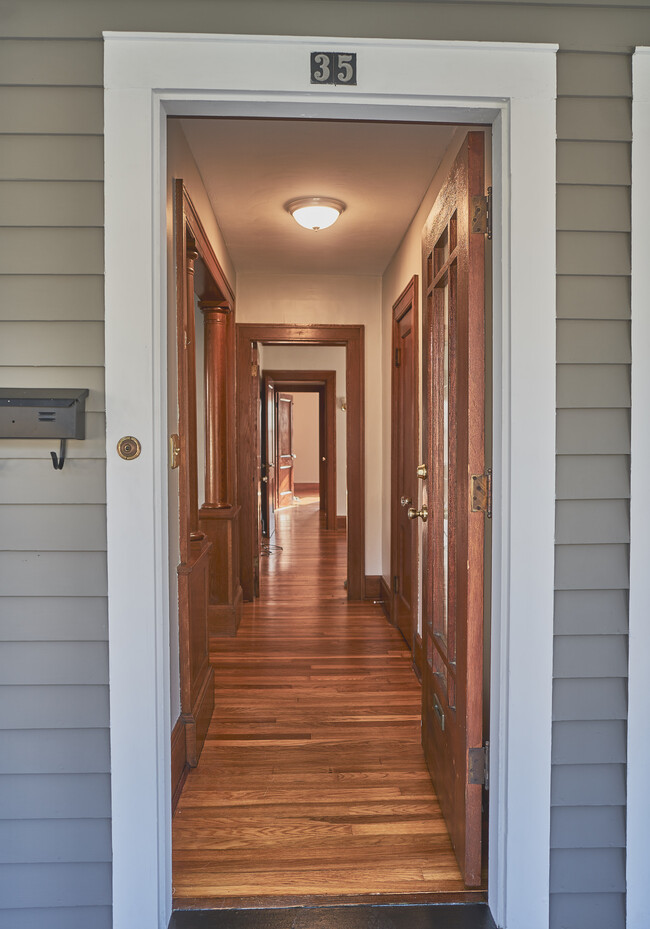 Unit entry way - 35 Argyle Ave