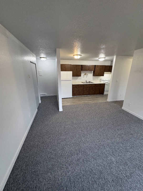 Building Photo - 306 S 2nd St