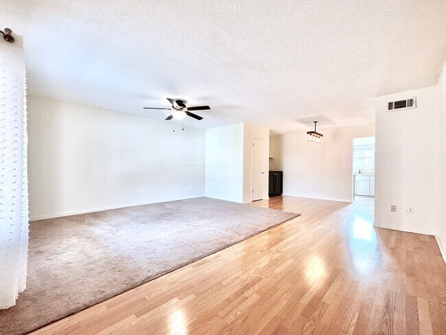 Building Photo - Spacious 2 Bed/2 Bathroom Condo in Bocage ...