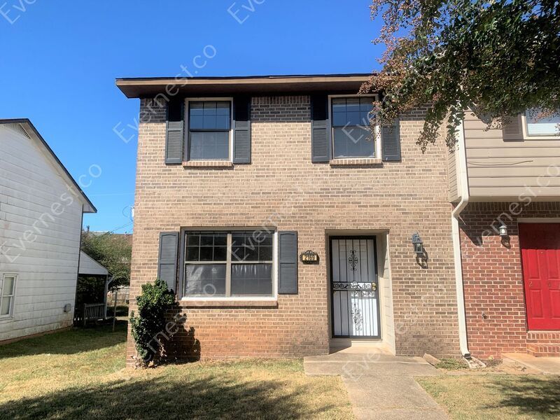 Primary Photo - 2169 Cheshire Dr