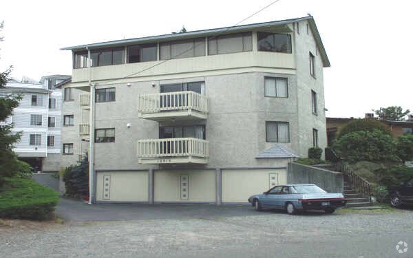 Building Photo - 12313 33rd Ave NE