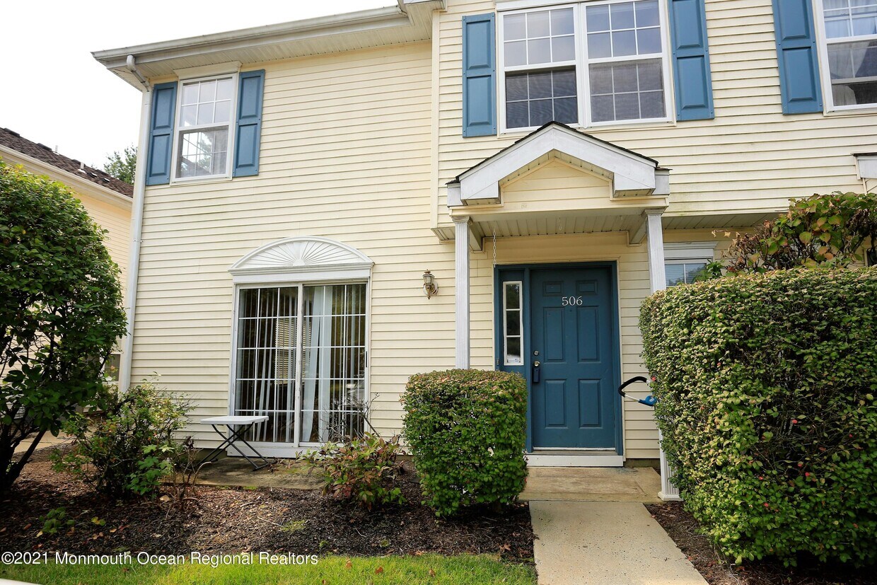 506 Tivoli Ct, Marlboro, NJ 07751 Condo for Rent in Marlboro, NJ