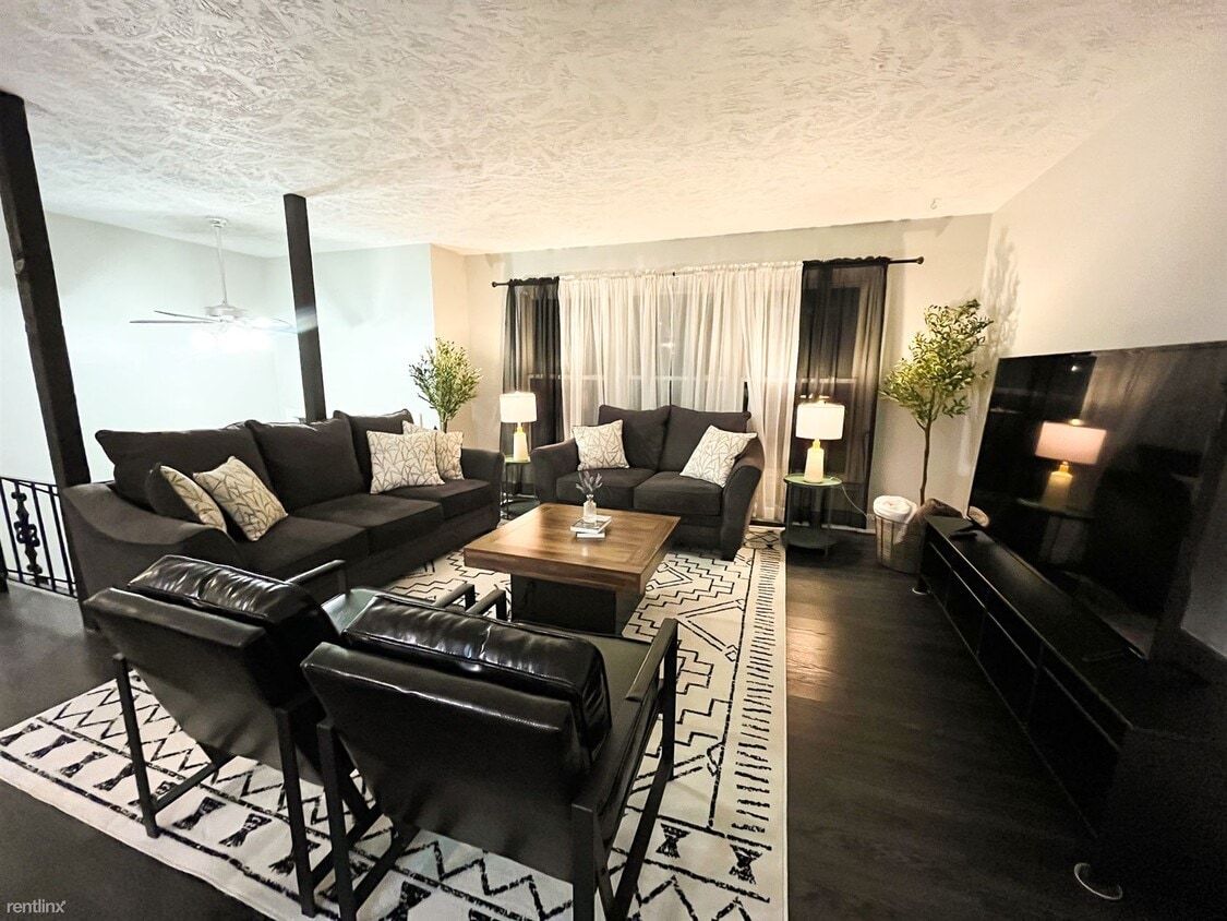 Primary Photo - 3 br, 2.5 bath House - 2614 North 124th Ci...
