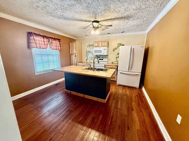 Building Photo - Lance Road Duplex