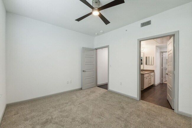 Interior Photo - Beacon on Westmoreland