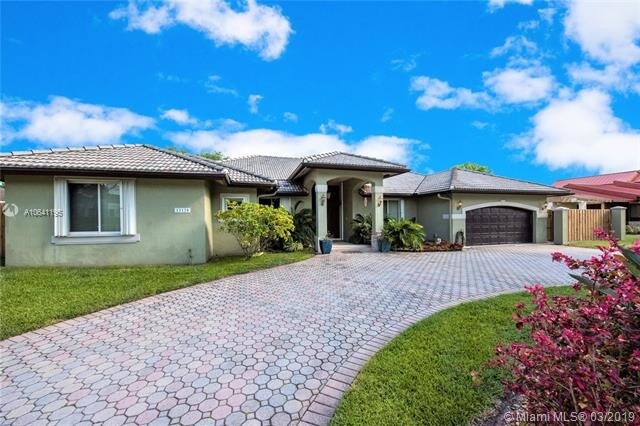 Building Photo - 13130 N Calusa Club Dr