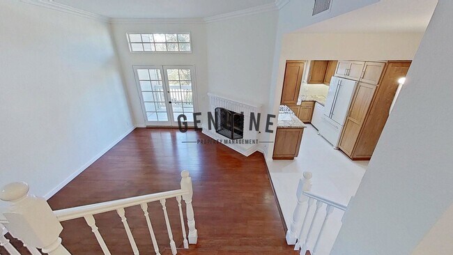 Foto del edificio - Spacious 2 Story 3Bd 2.5Ba Townhome