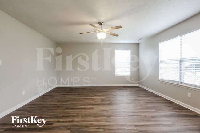 Foto del edificio - 4827 Lakestone Dr