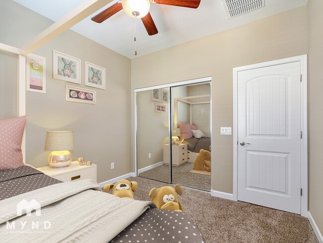 Foto del edificio - 1367 S Country Club Dr