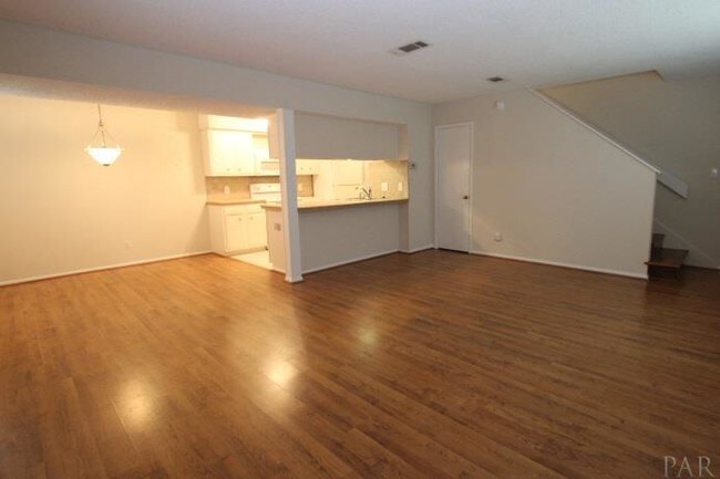 Building Photo - 3309 Kingswood Ct