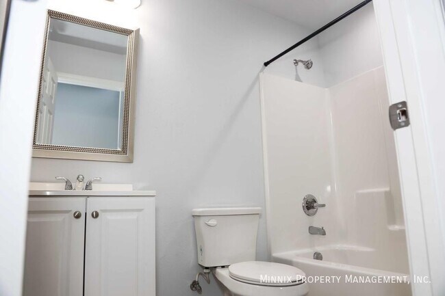 Foto del edificio - 1649 Wrigley Dr