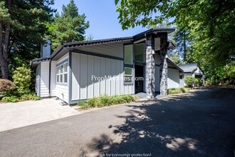 Building Photo - 14995 SW 141st Ave