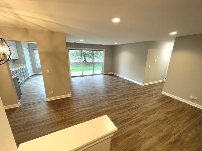Foto del edificio - 1231 N Streamwood Ln