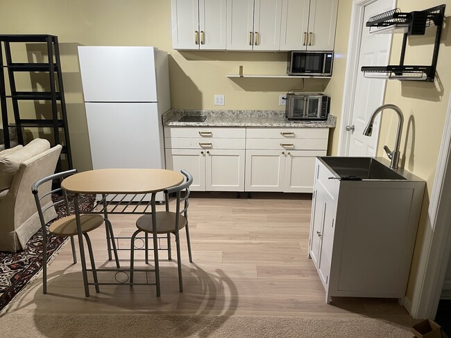 Building Photo - 3904 Everest Ln N