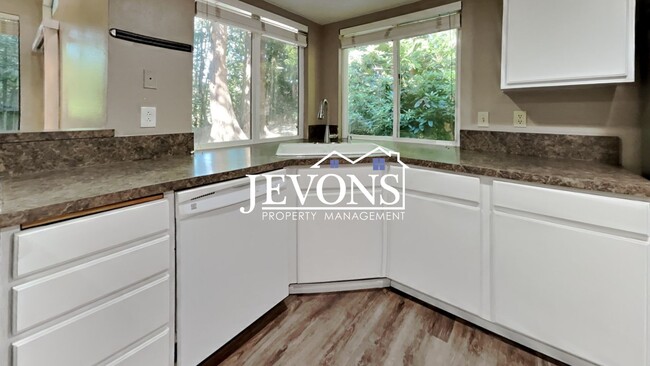 Foto del edificio - Charming 3-bedroom single-family home with...