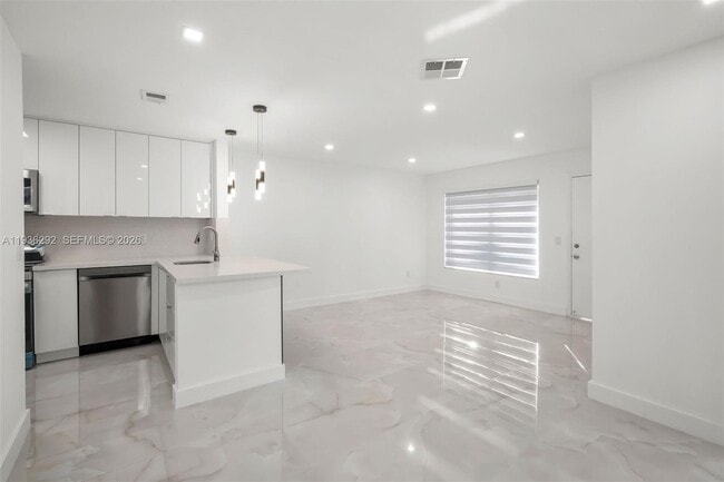 Foto del edificio - 7662 SW 152nd Ave