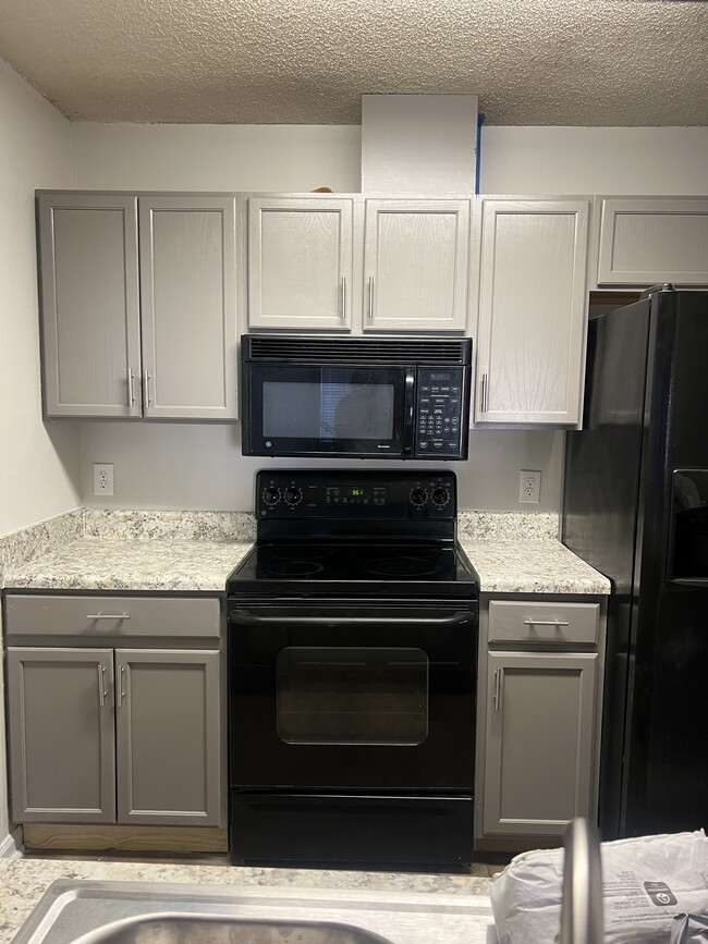 Foto del edificio - 1942 Baywind Ct