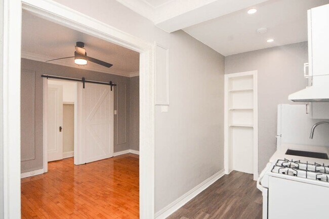 Foto del edificio - 5516 N Kenmore Ave