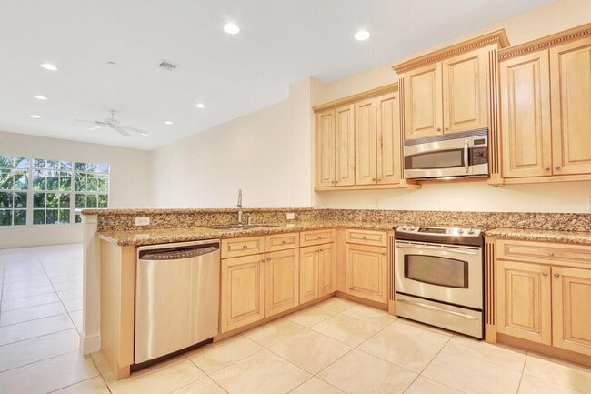 Building Photo - 4505 Artesa Way S