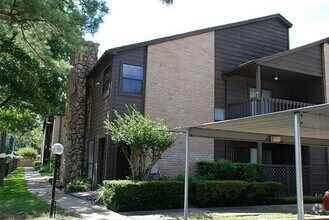 Building Photo - 12755 Mill Ridge Dr