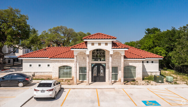 Building Photo - La Marquesa Apartments