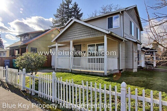 Building Photo - 3 br, 1.5 bath House - 10141 N. Calhoun Ave