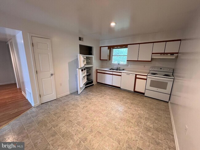 Foto del edificio - 5301 Berkshire Ct