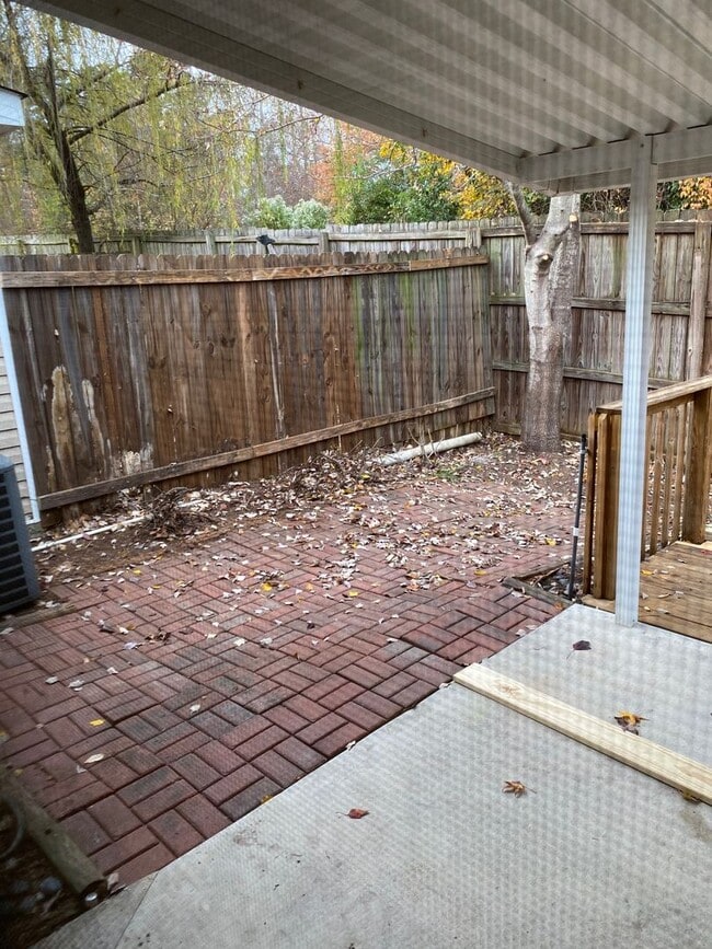 Building Photo - Townhome located just off I20 and Washingt...