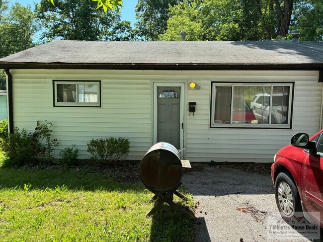 Building Photo - 10249 Earl Dr