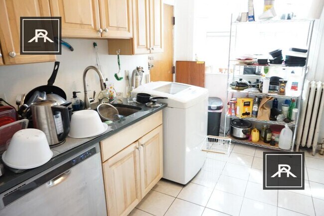 Building Photo - 4 bedroom in Allston MA 02134