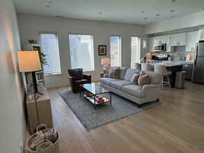 Building Photo - 2134-36 E Sergeant St