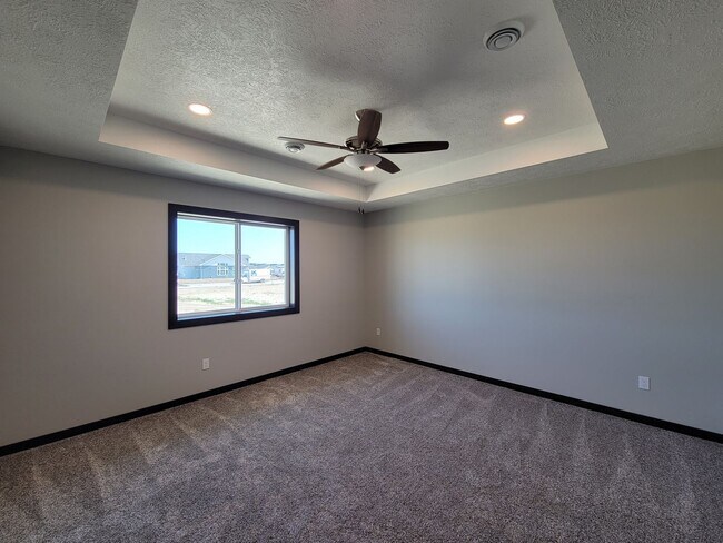 Foto del edificio - 4506 - 4508 W 34th St. N (Alpha Team) (NW)