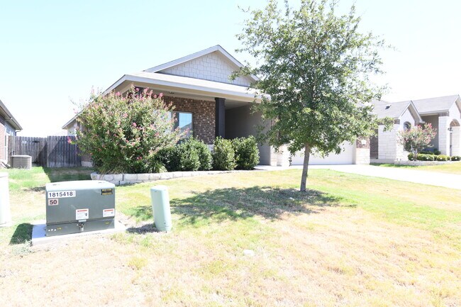 Building Photo - 826 Wyndcrest Drive