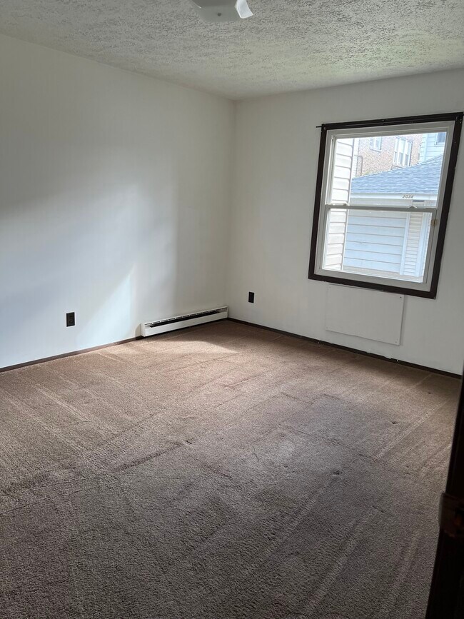 Master Bedroom - 2031 Calumet Ave
