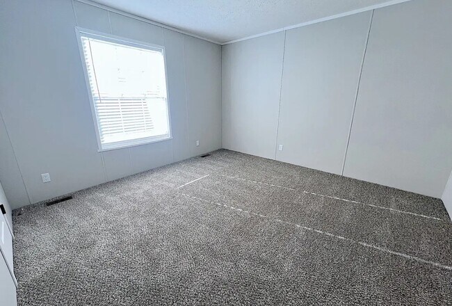 Foto del edificio - 6581 Hillcrest Dr