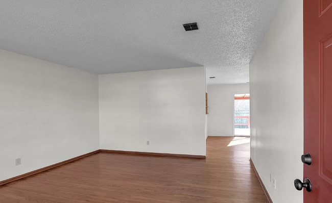 Building Photo - Beautiful 3 Bedroom Home! Jenks Schools