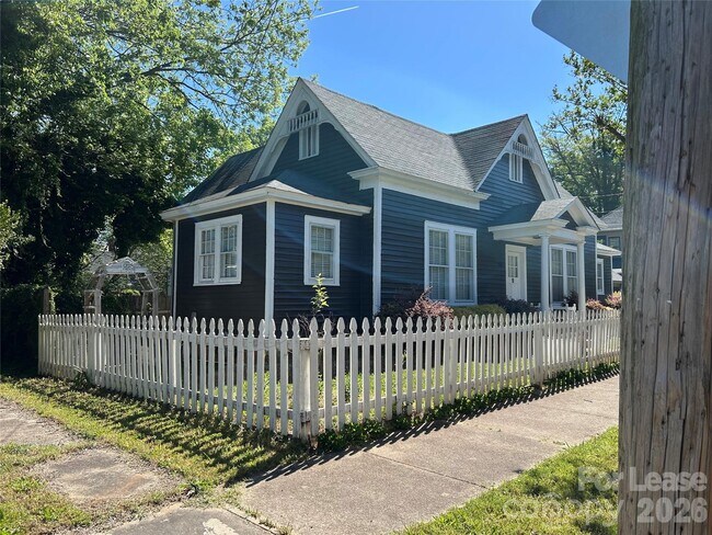 Foto del edificio - 412 W Horah St