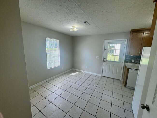 Foto del edificio - Charming 3BR/2BA home in Dothan, AL - Appl...