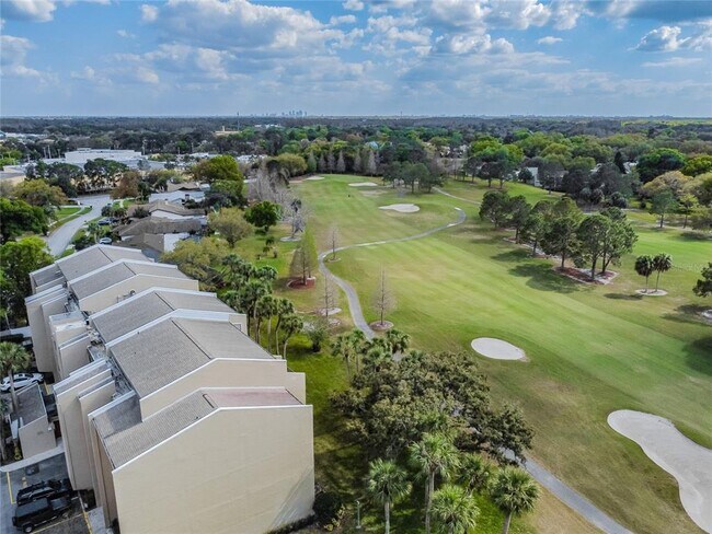 Foto del edificio - 13618 Greenfield Dr